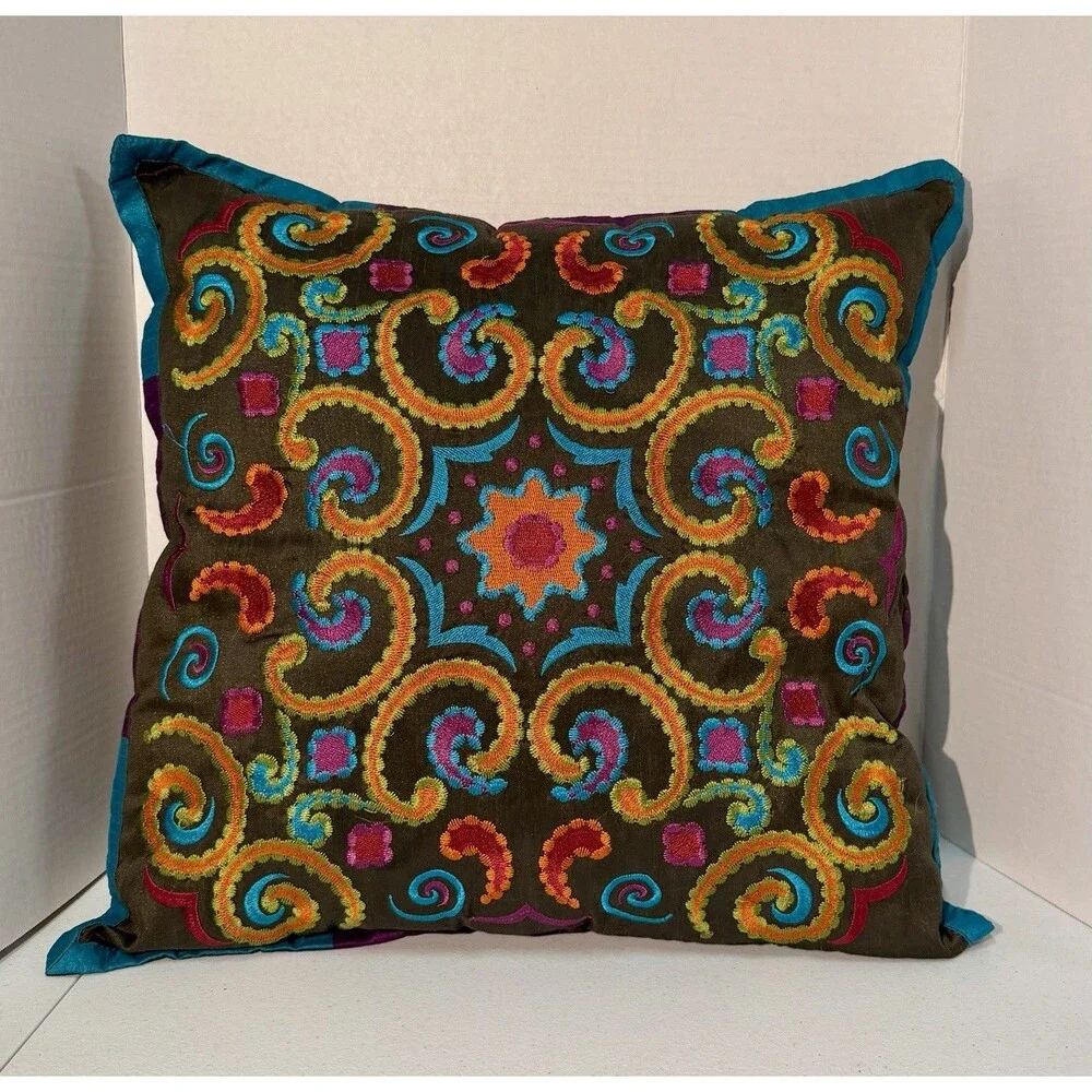 Pair Of Safavieh Calycopis Bohemian Chocolate Pillows Pre-Owned - Ex Condition